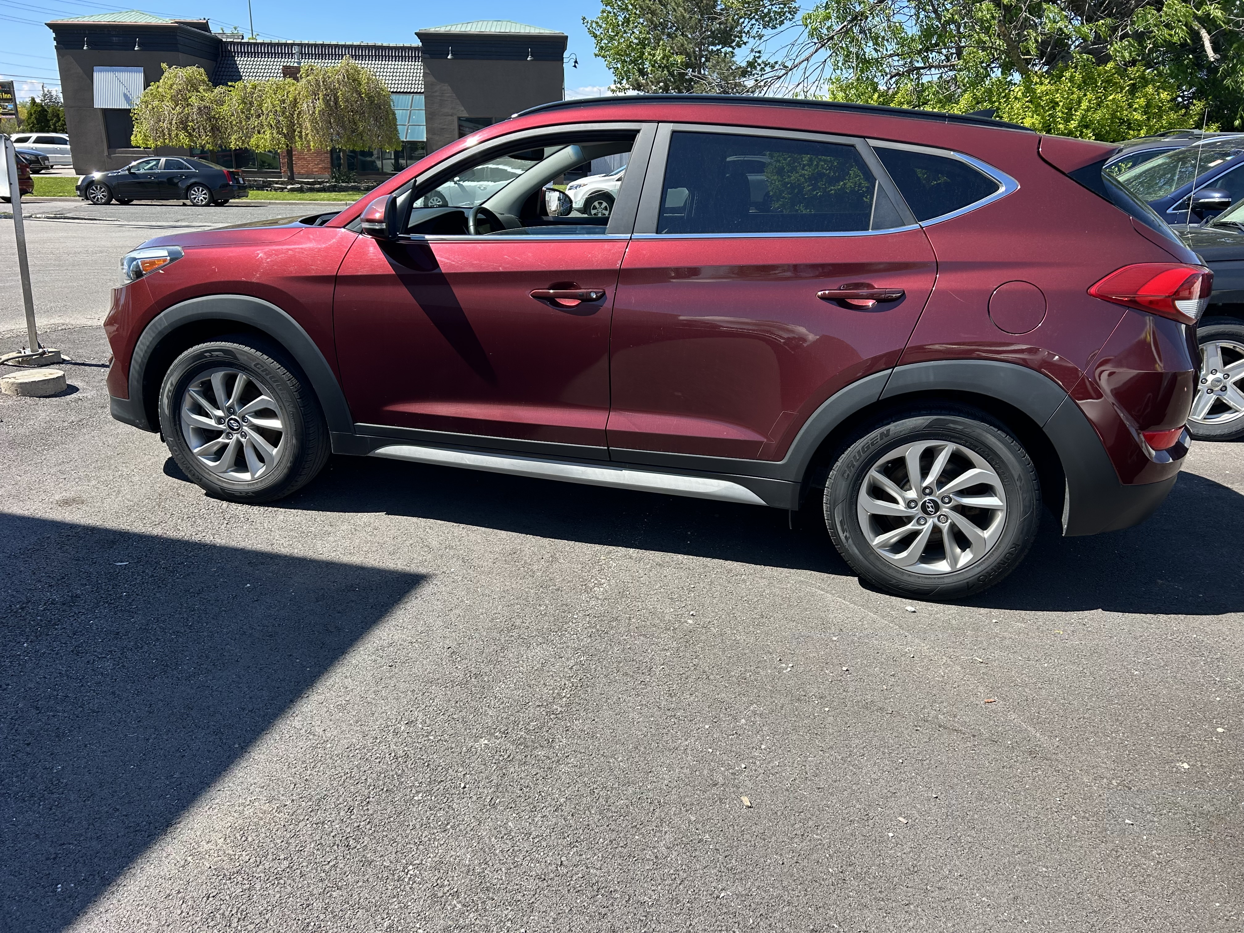 2017 HYUNDAI Tucson LIMITED image #2