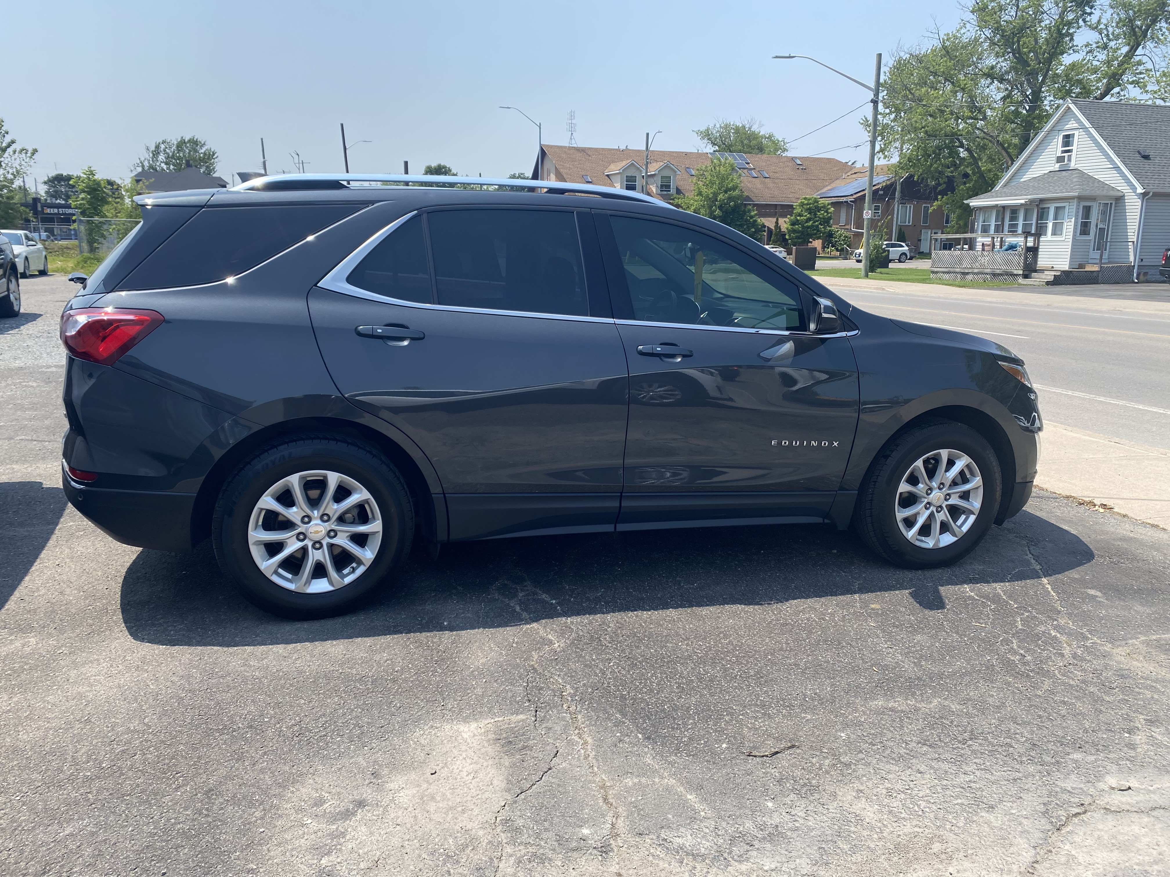 2019 CHEVROLET Equinox LT image #1