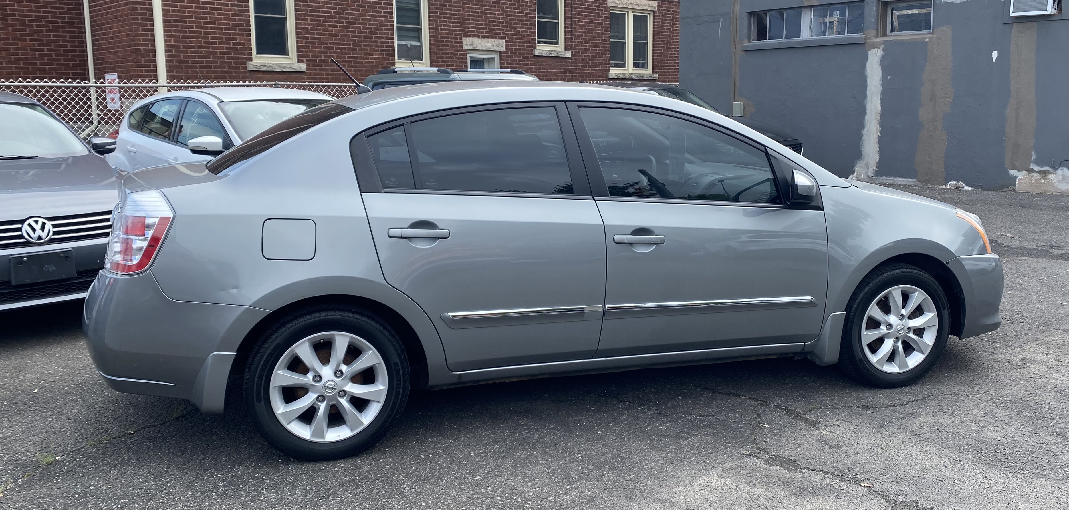 2010 NISSAN Sentra S image #1