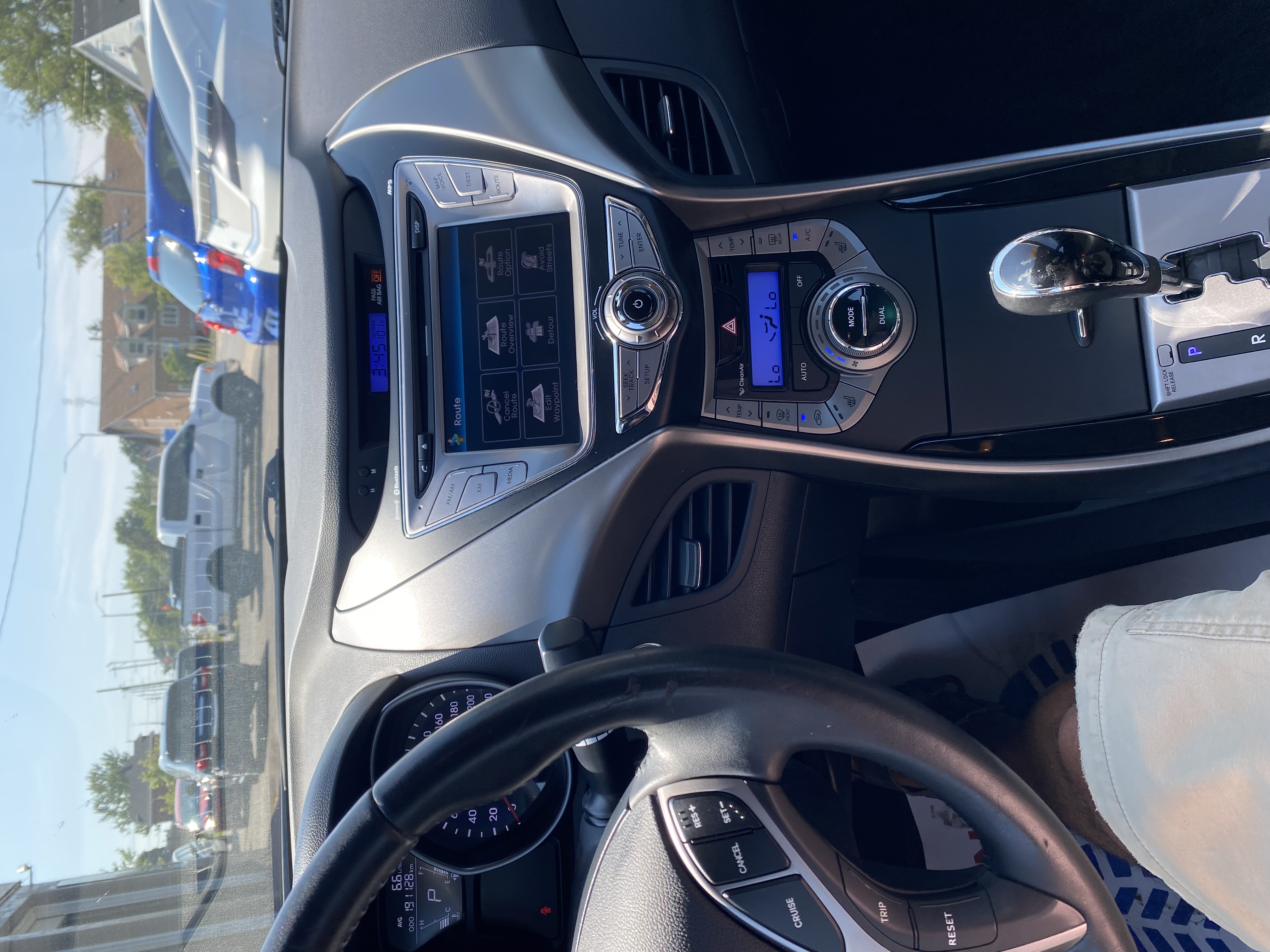 2013 HYUNDAI Elantra LIMITED image #6