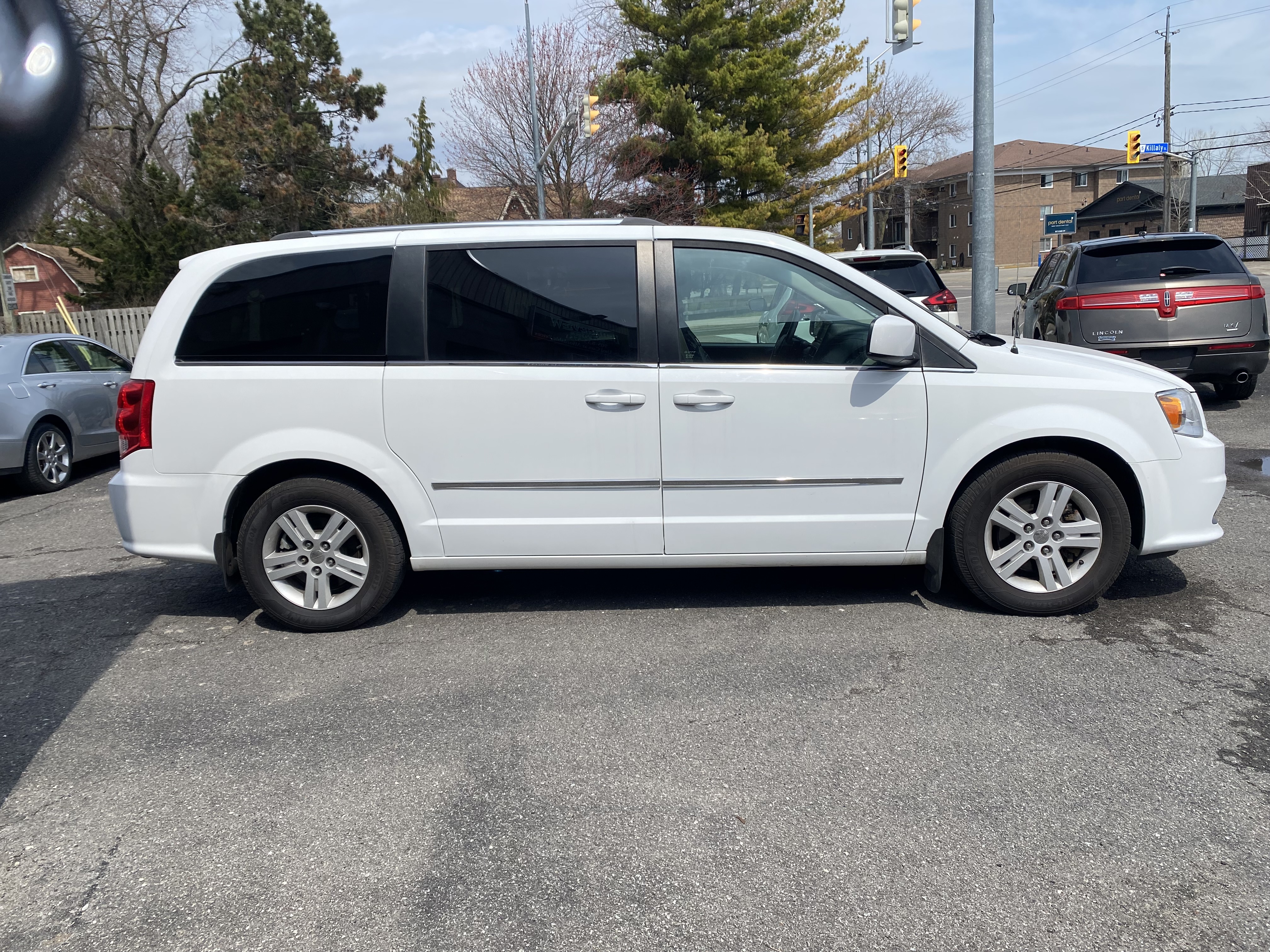 2016 DODGE Grand Caravan CREW PLUS image #2