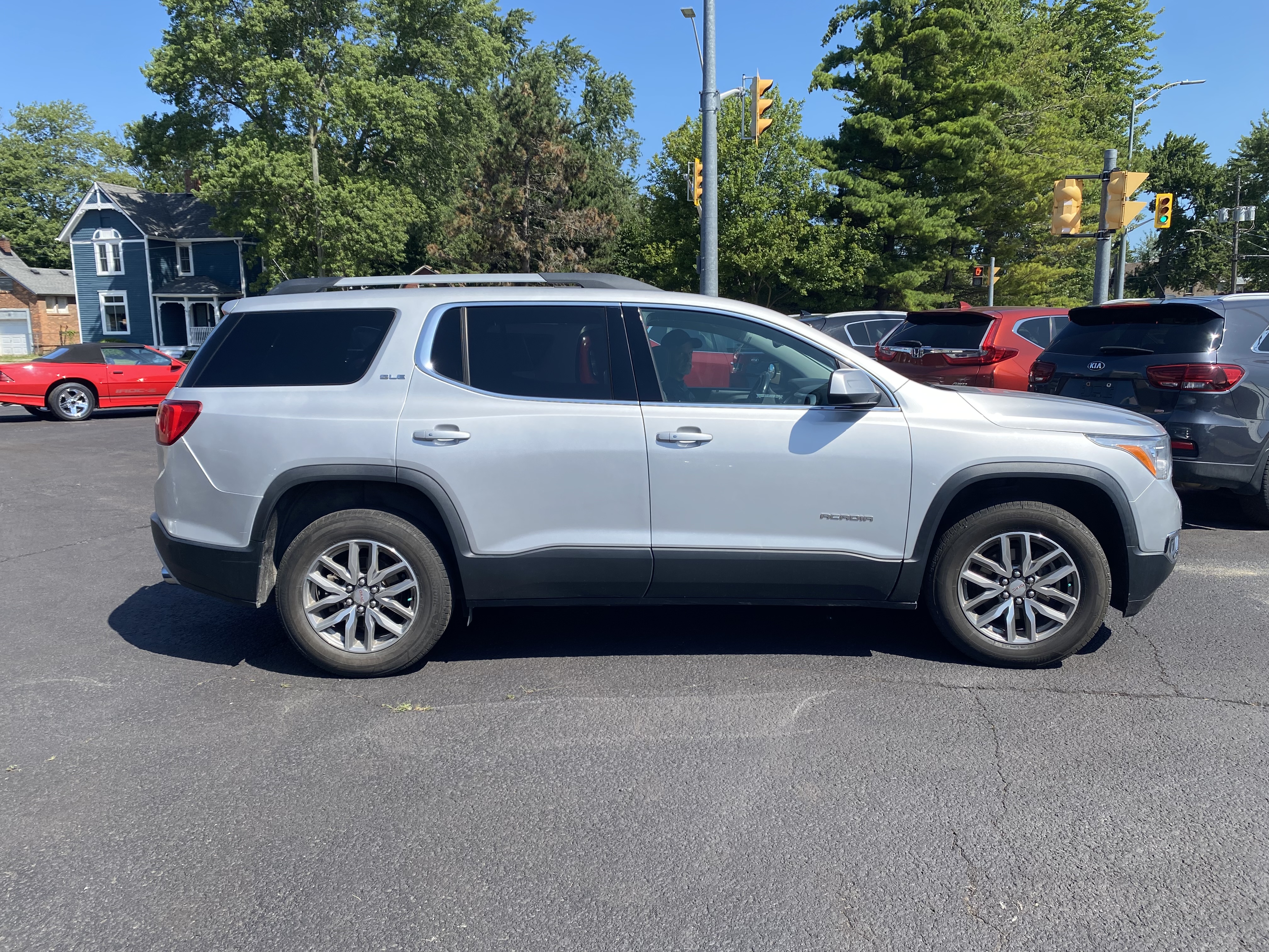 2018 GMC Acadia SLE image #3