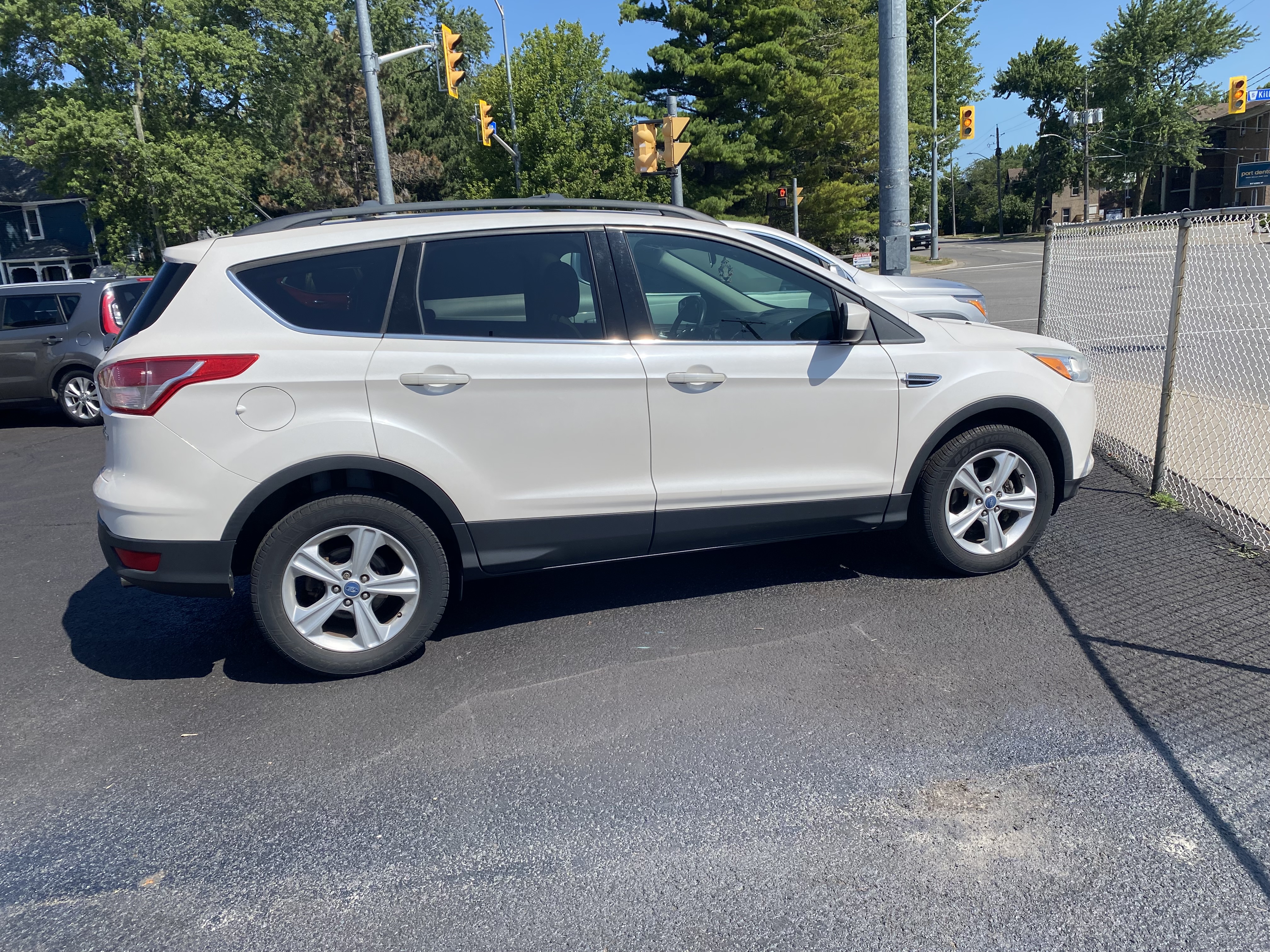 2016 FORD Escape SE image #1