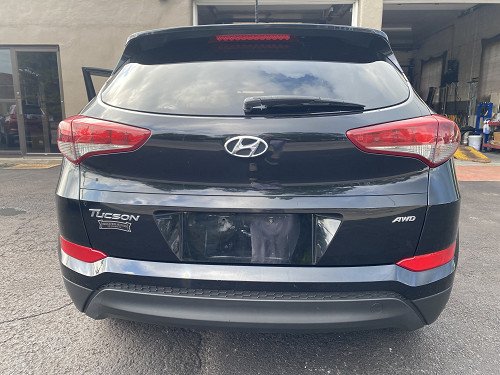 2017 HYUNDAI Tucson LIMITED image #1,825