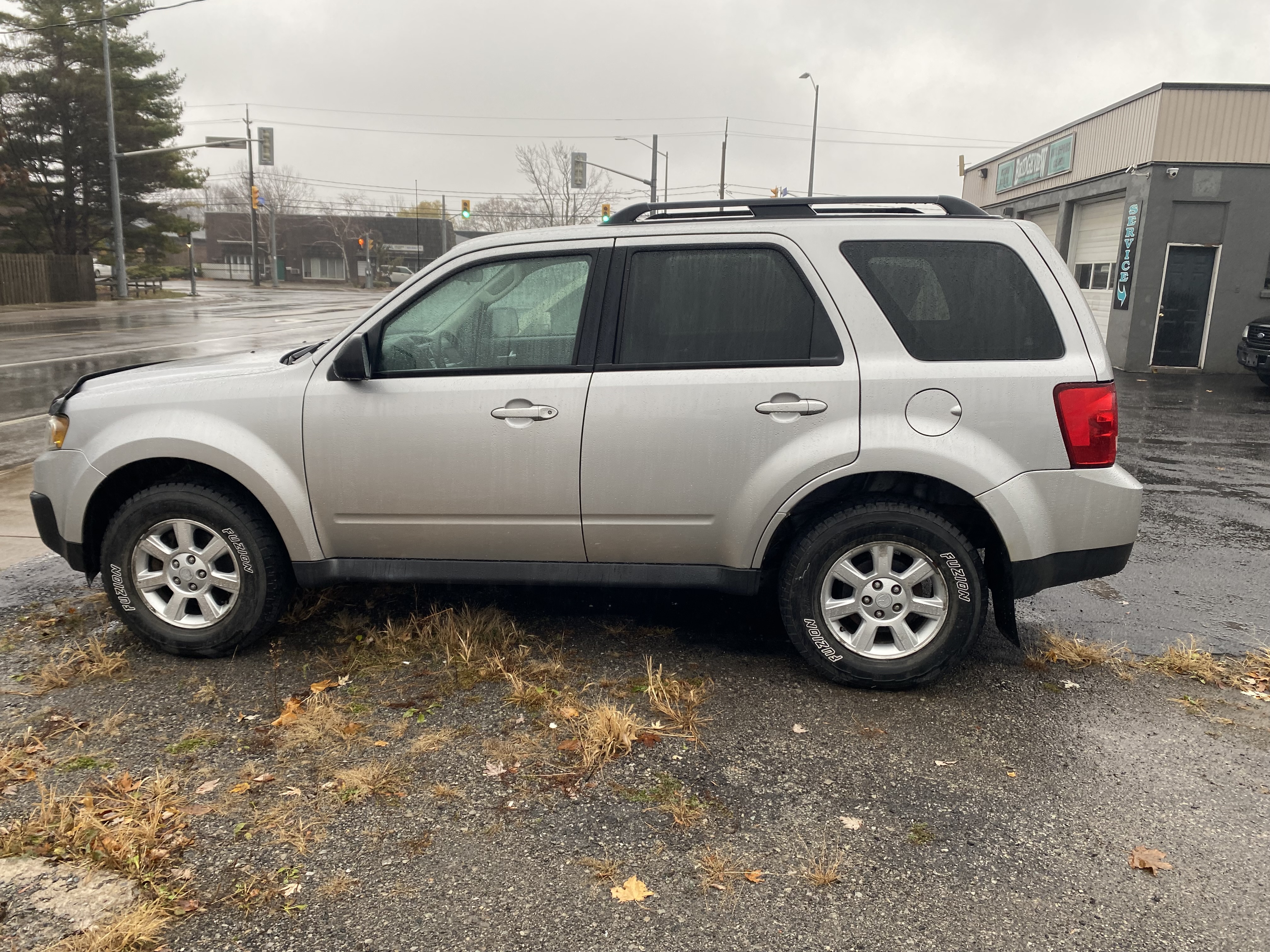 2011 MAZDA Tribute I image #1