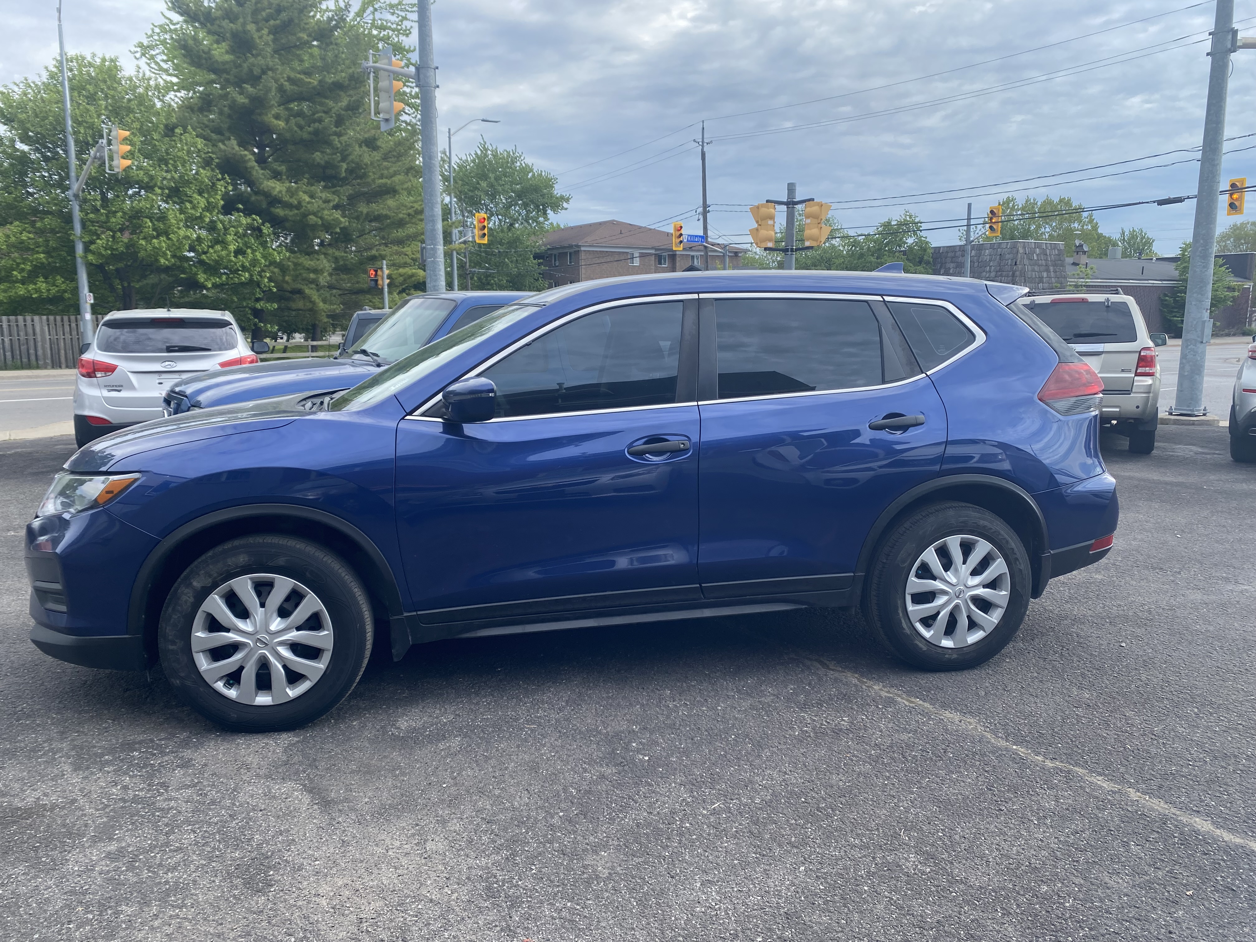 2019 NISSAN Rogue S image #2