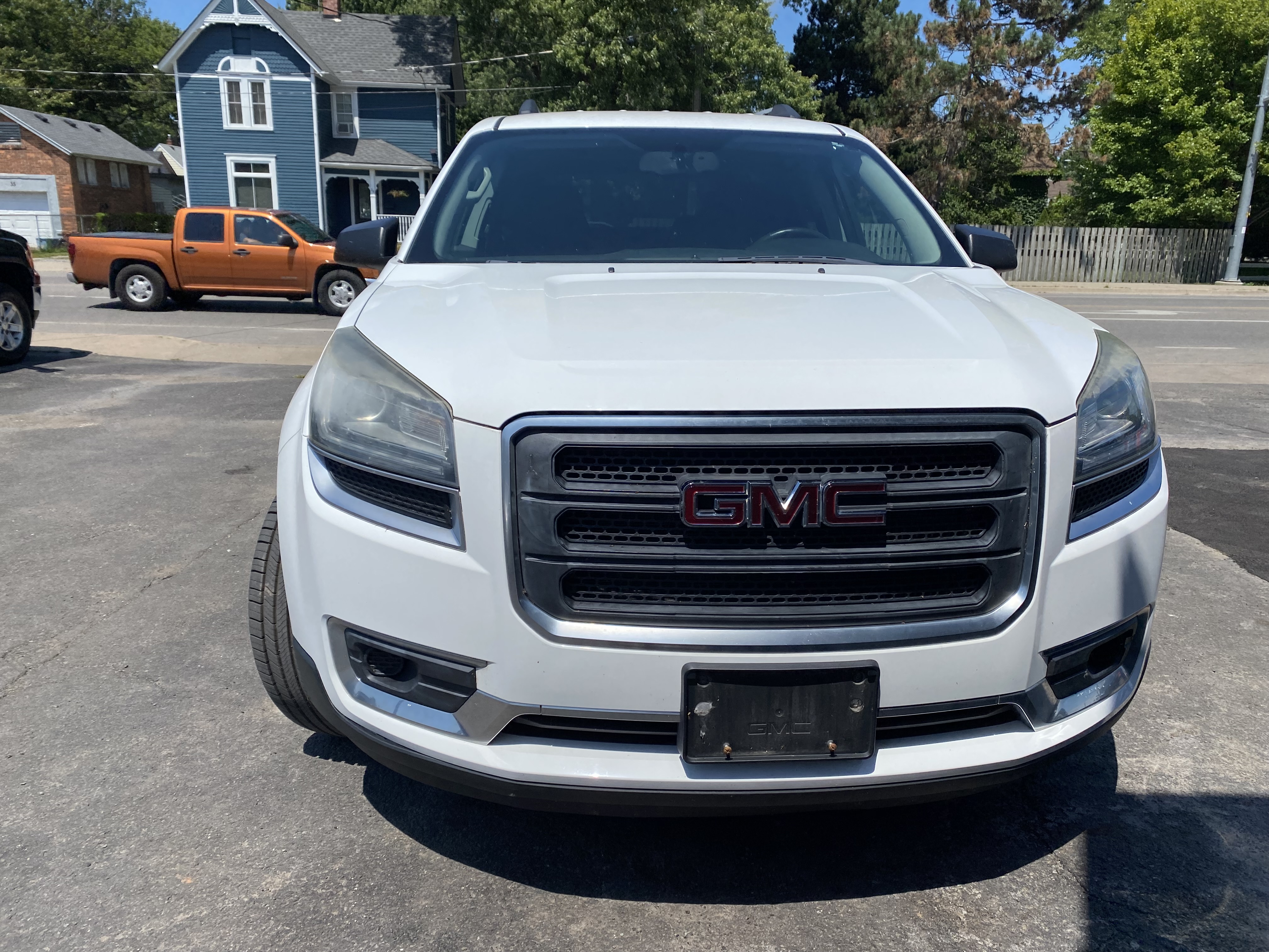 2016 GMC Acadia SLE image #4