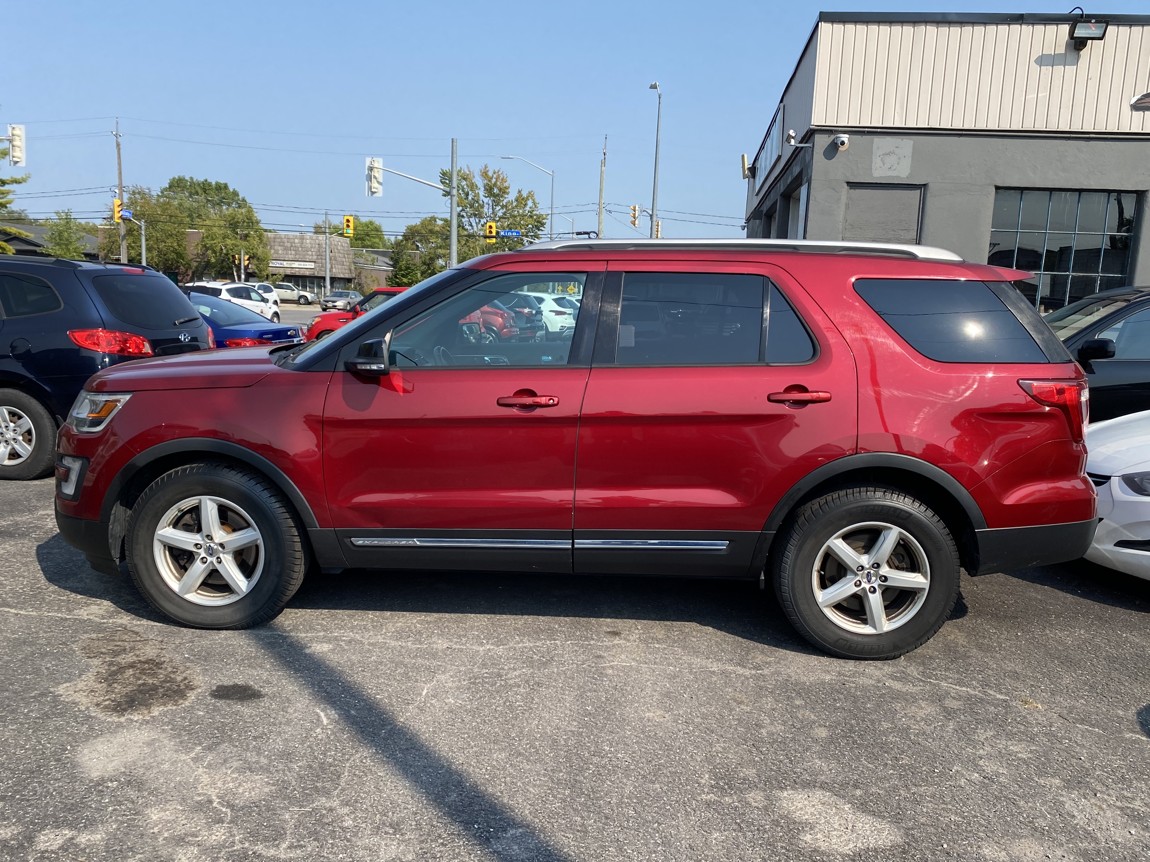 2017 FORD Explorer XLT image #1