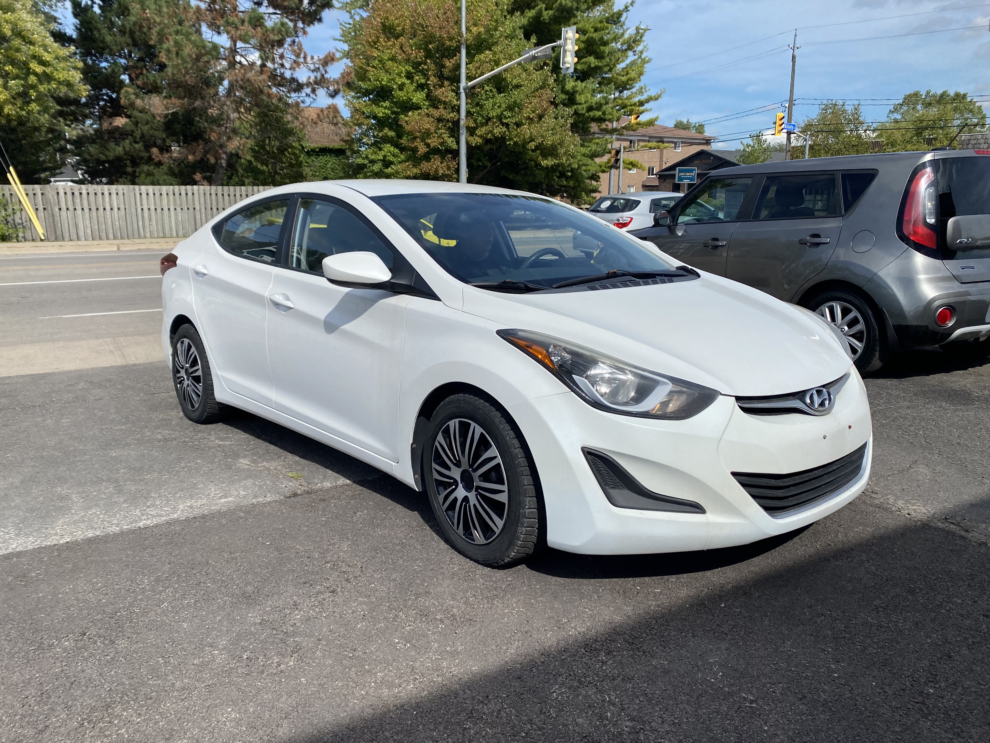 2016 HYUNDAI Elantra SE image #2