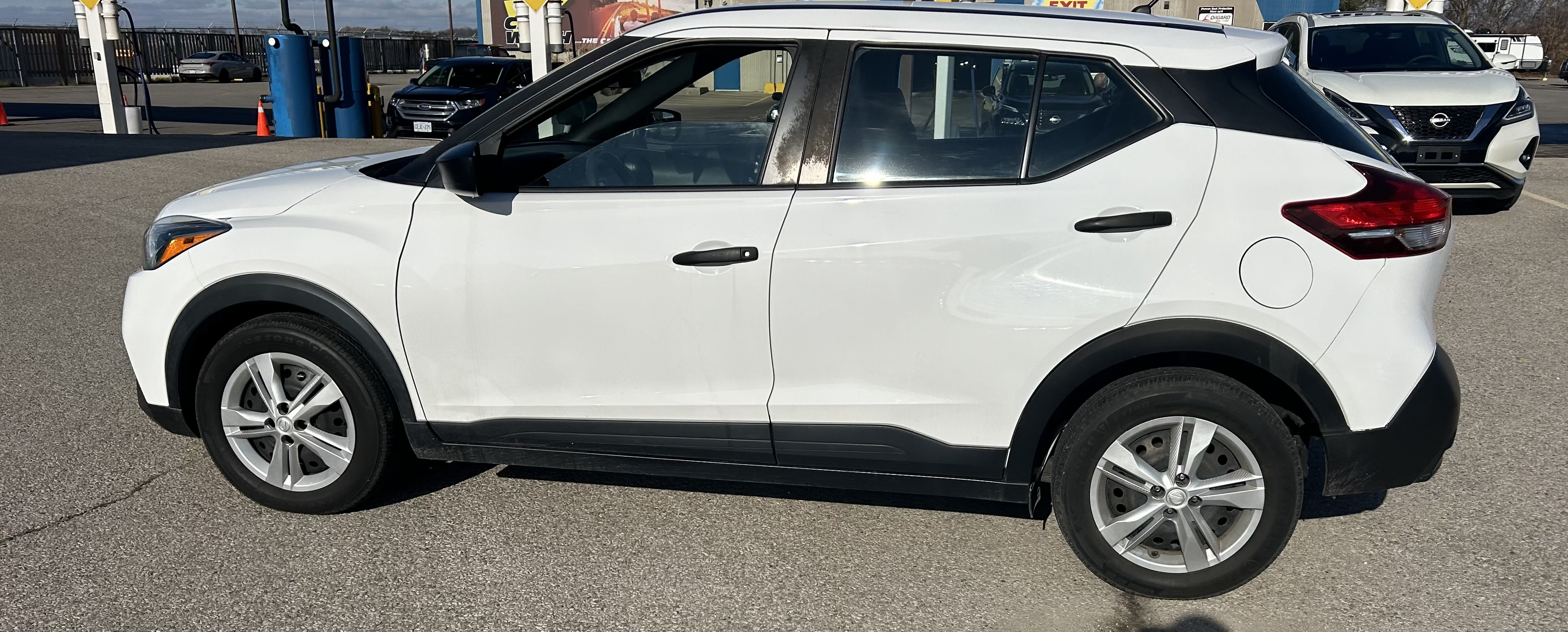 2019 NISSAN Kicks S image #1