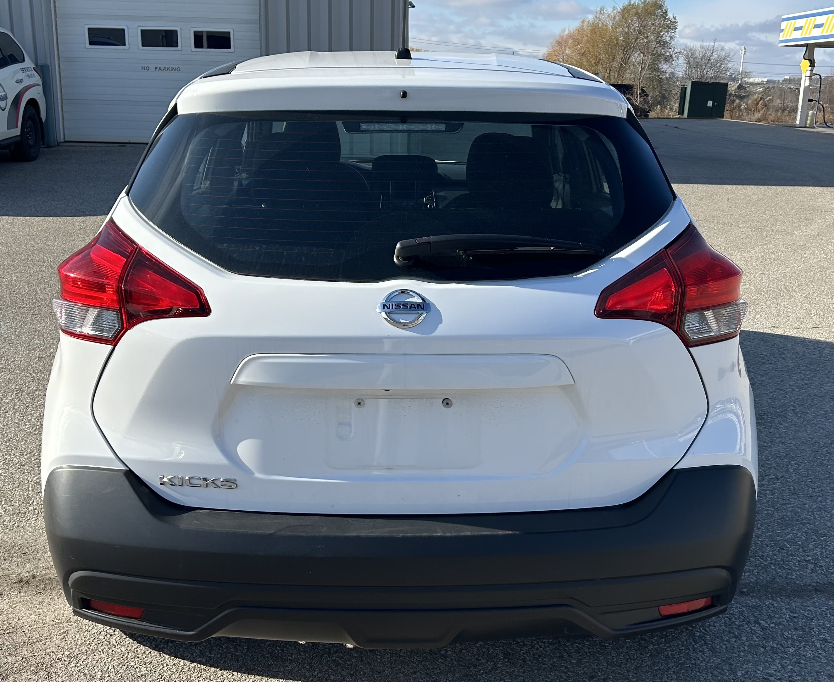 2019 NISSAN Kicks S image #2